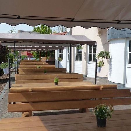 Hotel Restaurant Ortenberger Hof Ortenberg  Экстерьер фото
